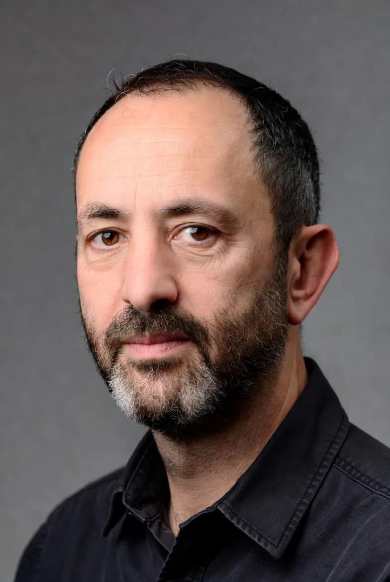 Portrait of Dr. Oliver Fenton